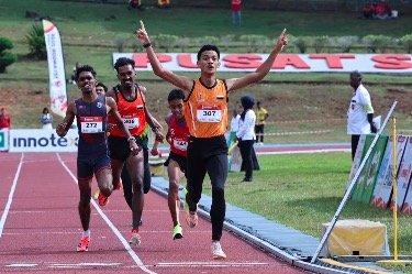 Shaikh Ahmad Fahmi Cipta Kejutan, Hadiahkan Emas 800 Meter Buat Pahang