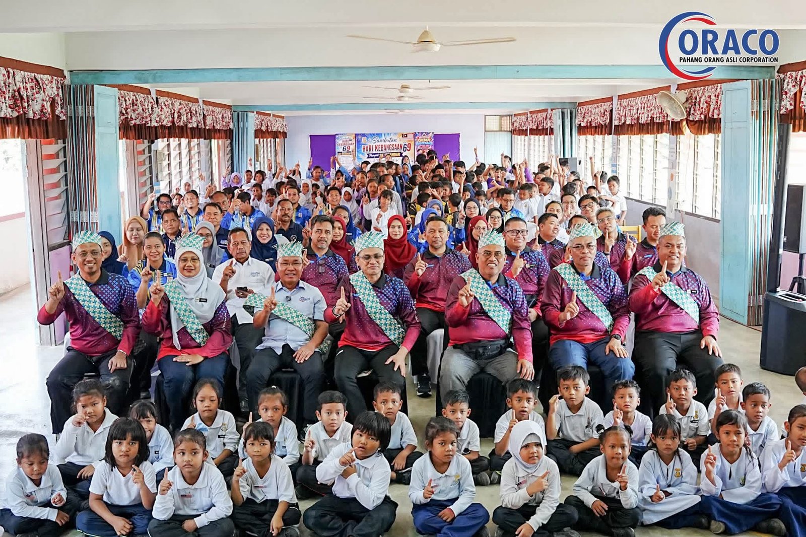 ORACO Sumbang Tujuh Smartboard, Perkasa Pendidikan Digital Murid Orang Asli