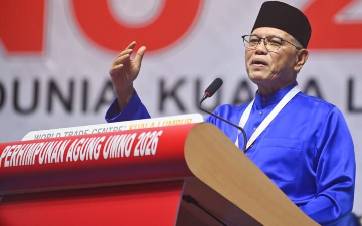 “BERIKAN MEREKA TEMPAT” – WAN ROSDY MAHU ANAK MUDA DIBERI RUANG PIMPIN UMNO