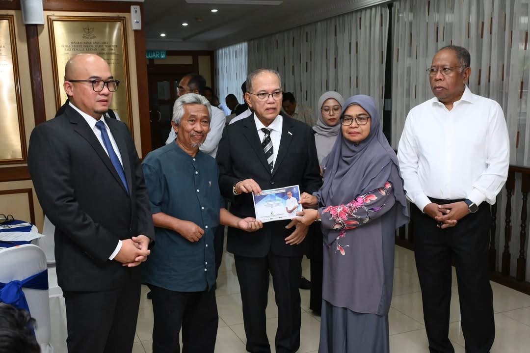 Kerajaan Pahang Salur RM469,828 Kepada 31 Wakil dan Penerima