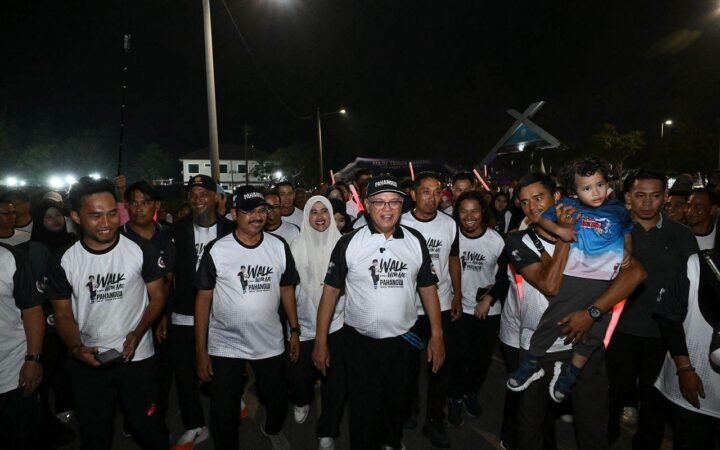Lebih 5,000 Warga Rompin Sertai ‘Walk A Town With Me Pahang 1st”