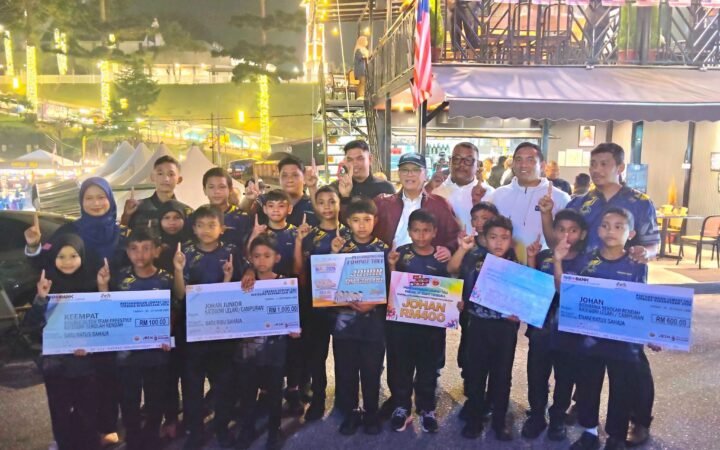 MB Pahang Bangga Black Eagle Jumpers Muncul Johan Lompat Tali Kebangsaan
