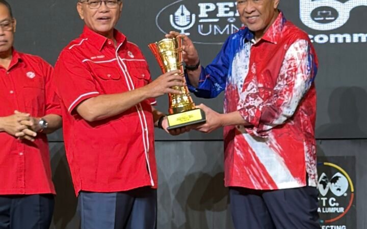 Tok Wan Dinobat Tokoh Penerangan UMNO