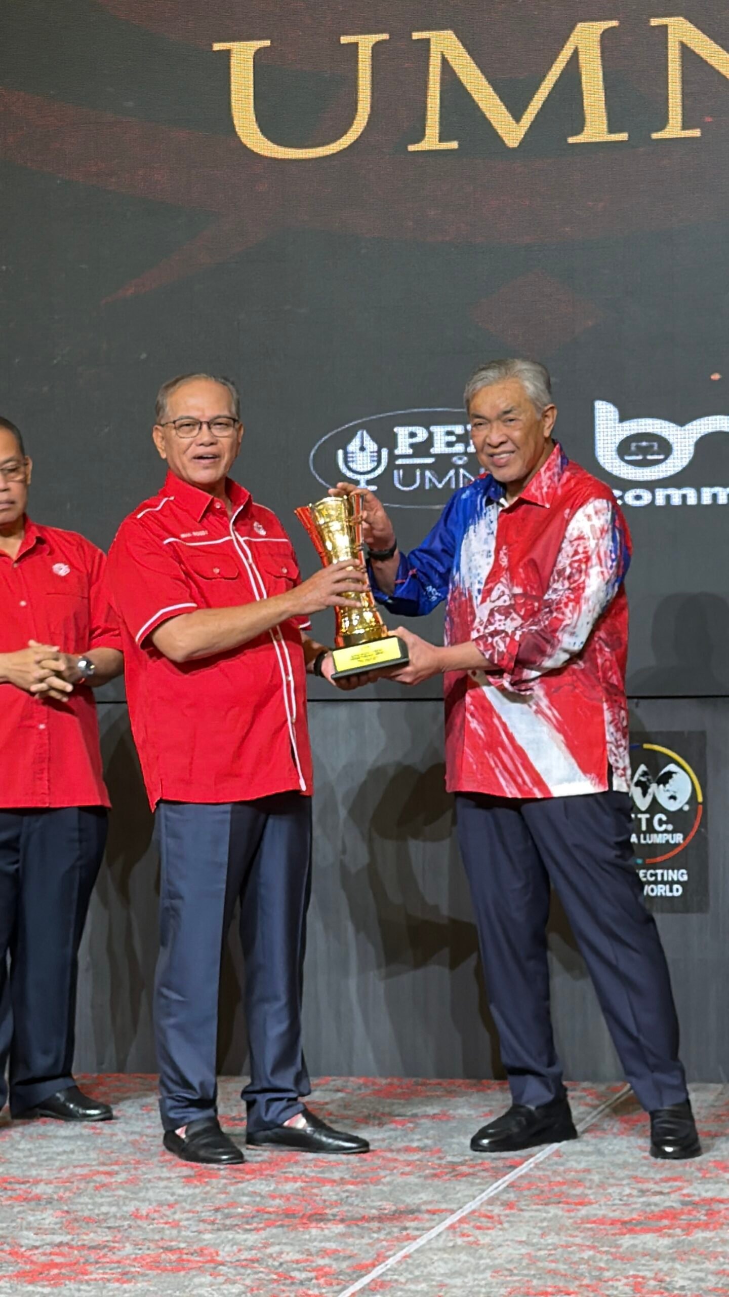 Tok Wan Dinobat Tokoh Penerangan UMNO
