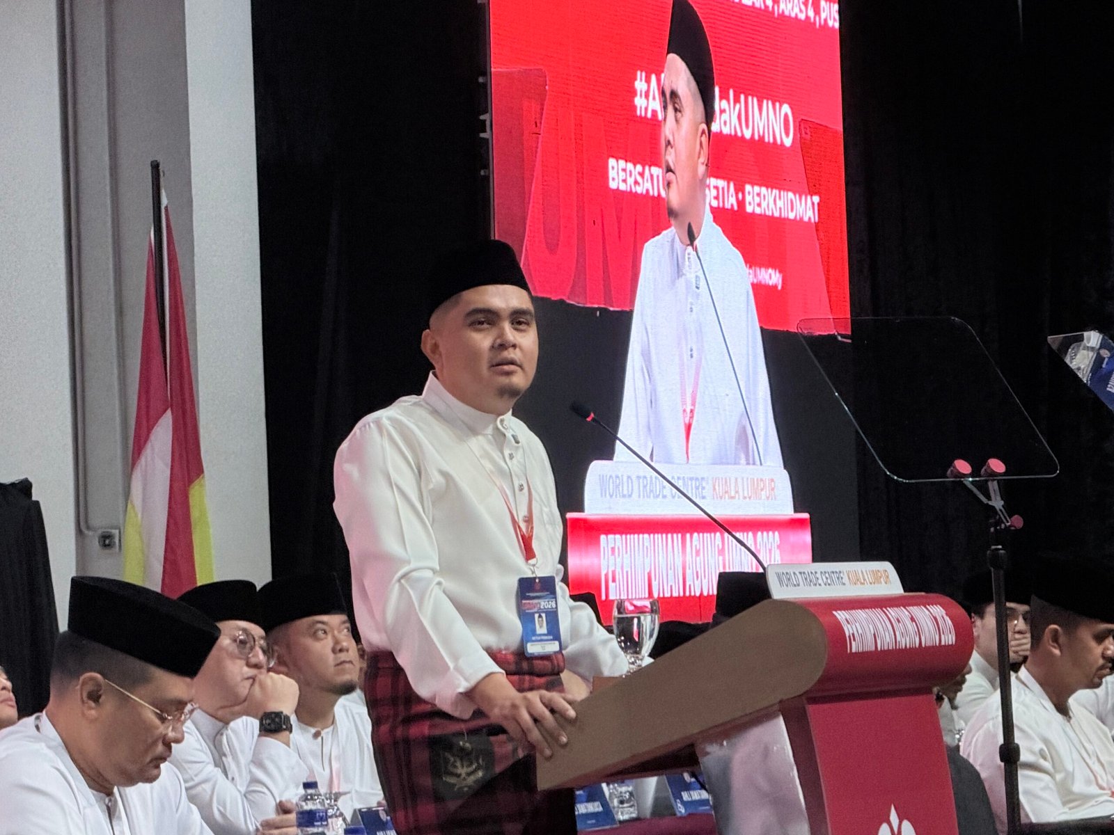 Anak Allahyarham Ketua Pemuda Maran Diangkat Sebagai Anak Angkat Pemuda UMNO Malaysia