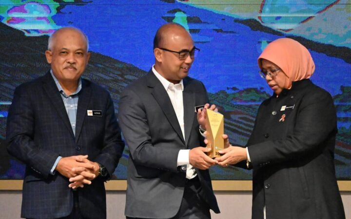 PASAR AWAM PADANG TENGKU JUARA KEBANGSAAN, HARUMKAN NAMA LIPIS DAN PAHANG