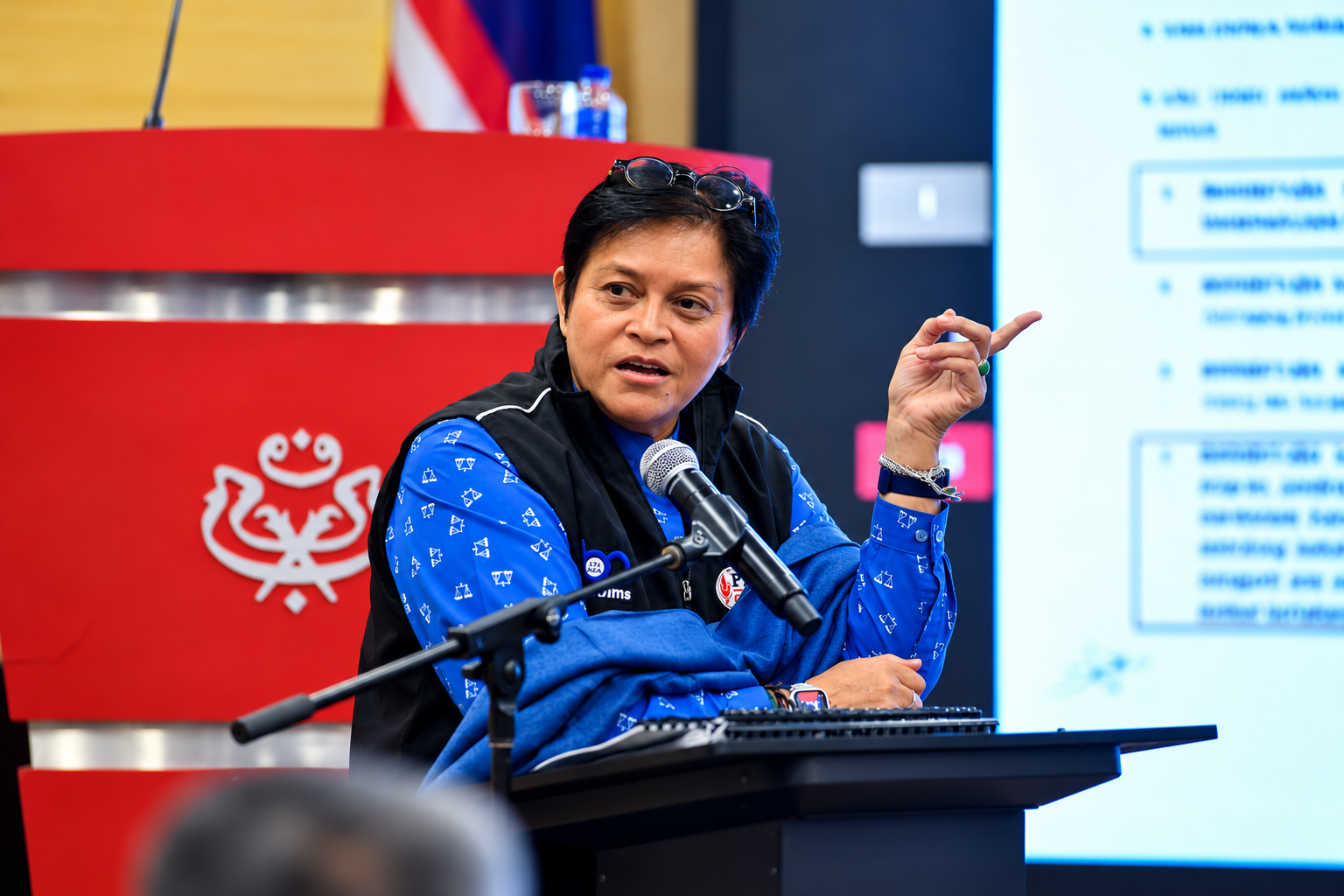 Kes Zahid: “Perdana Menteri bukan Pendakwa Raya” – Azalina